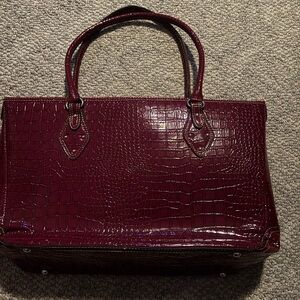 Elegant Burgundy Crocodile-Embossed Women's Bag